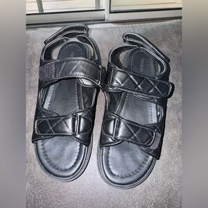 Forever 21 Black Quilted Sandals size 8